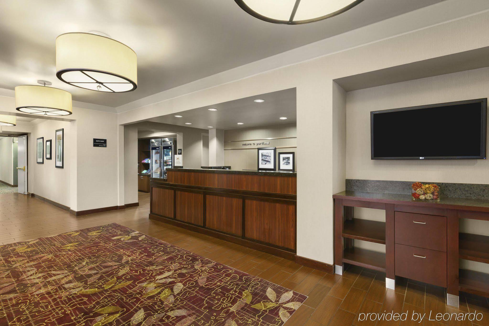 Hampton Inn Portland Airport Екстериор снимка