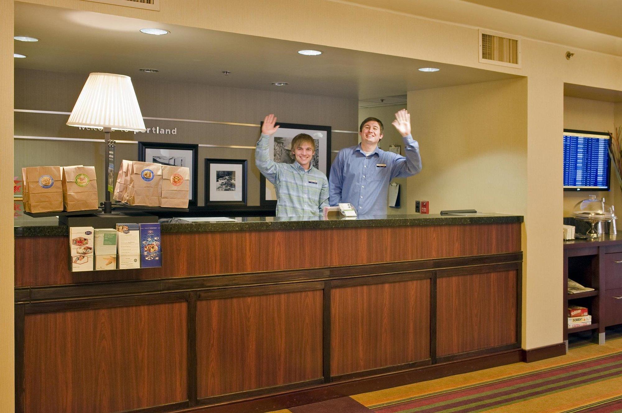 Hampton Inn Portland Airport Екстериор снимка