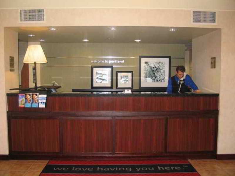 Hampton Inn Portland Airport Екстериор снимка